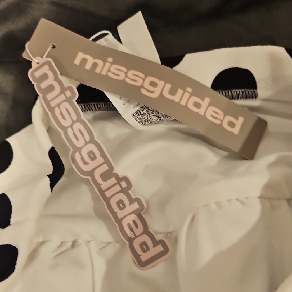 NWT Missguided  White With Black Polka Dot Bubble Mini Skirt Sz. L - Picture 4 of 5